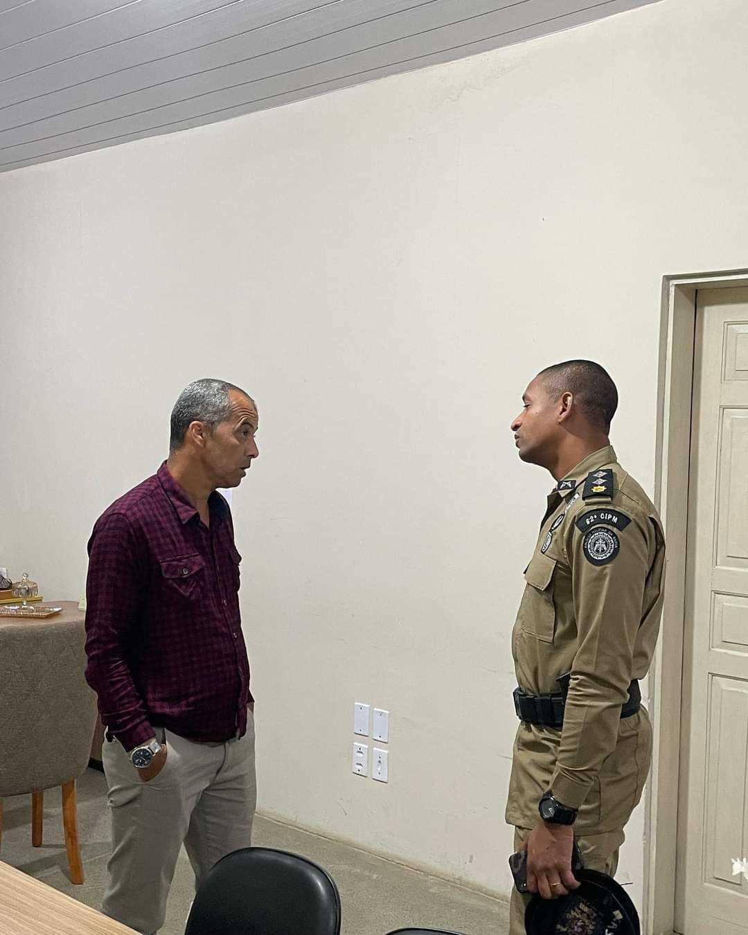 Camacã: Prefeito Paulo do Gás recebe em seu gabinete o novo comandante da 62ª CIPM